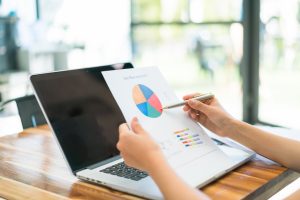 TRAINING ANALISIS DATA PEMASARAN UNTUK PENGAMBILAN KEPUTUSAN