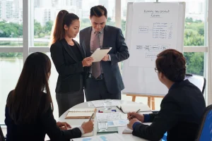 TRAINING HANDLING OPERATION MANAGEMENT TRAINEE