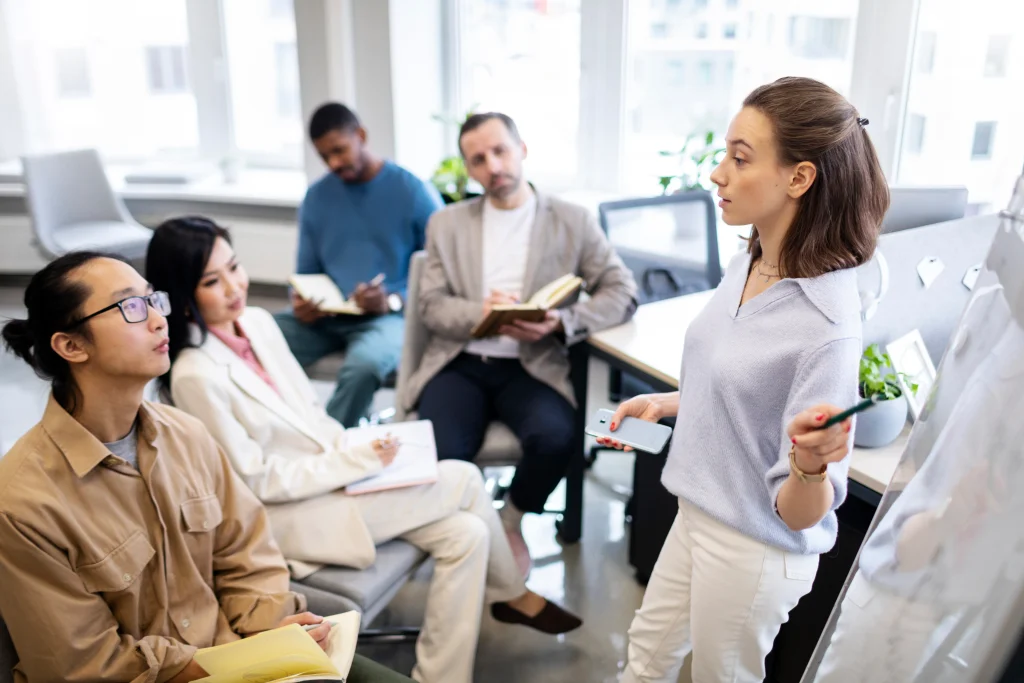 LEADERSHIP COMMUNICATION TRAINING
