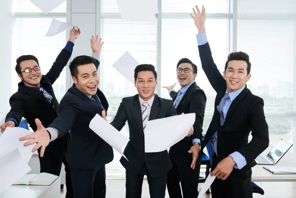 TRAINING SERVANT LEADERSHIP & COACHING EMPOWERING TEAMS THROUGH COMMUNICATION