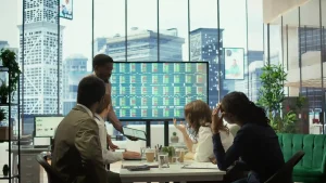 TRAINING ENTERPRISE ARCHITECTURE WITH TOGAF