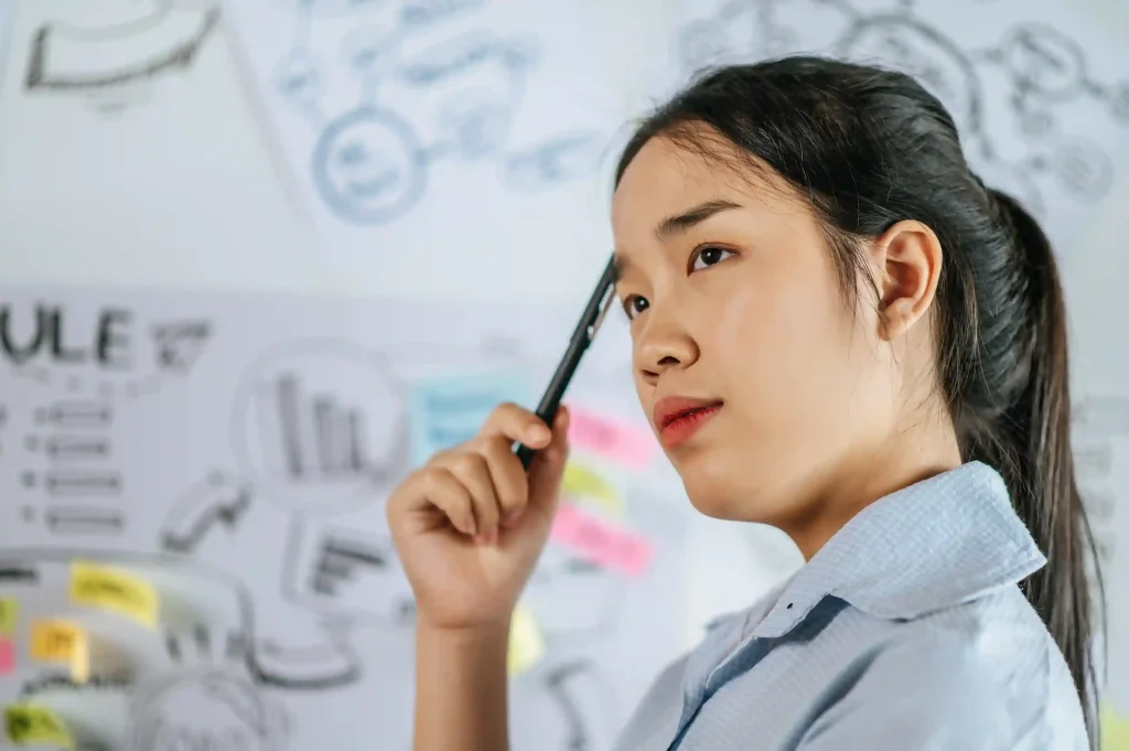 TRAINING DECISION MAKING & CRITICAL THINKING