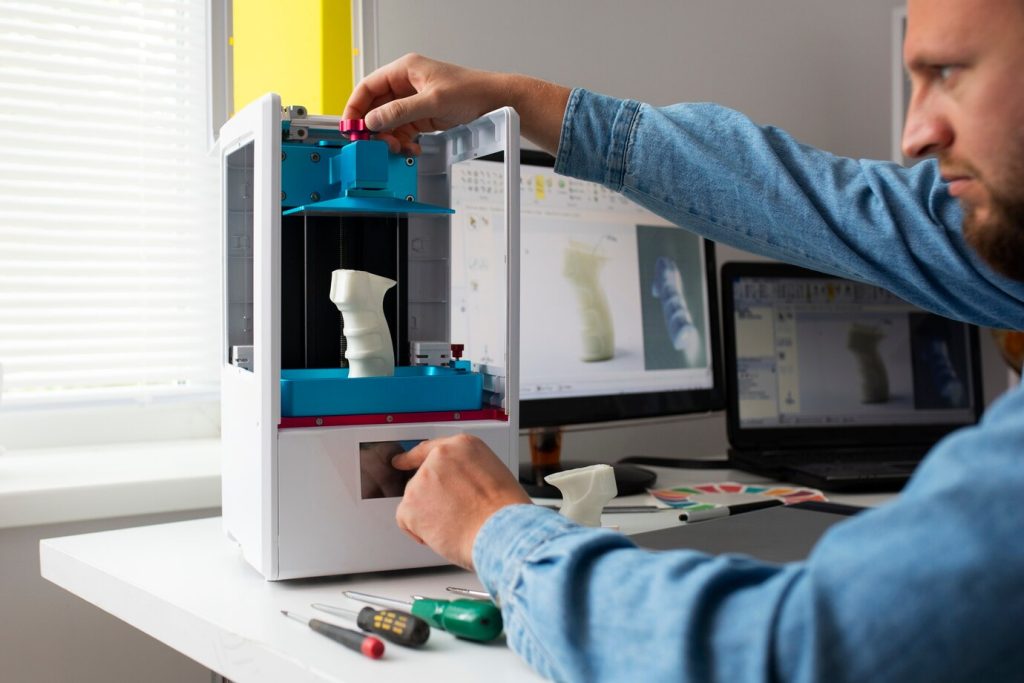 TRAINING PENERAPAN TEKNOLOGI 3D PRINTING DALAM KONSTRUKSI