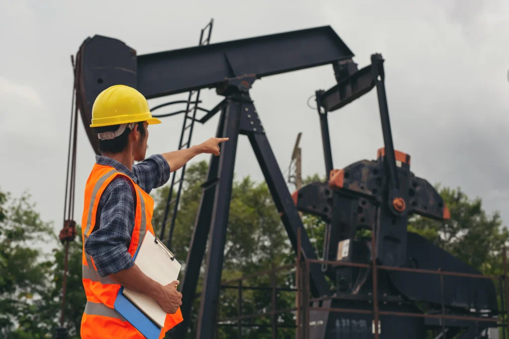 TRAINING SOP OIL AND GAS OPERATION & SAFETY MANAGEMENT